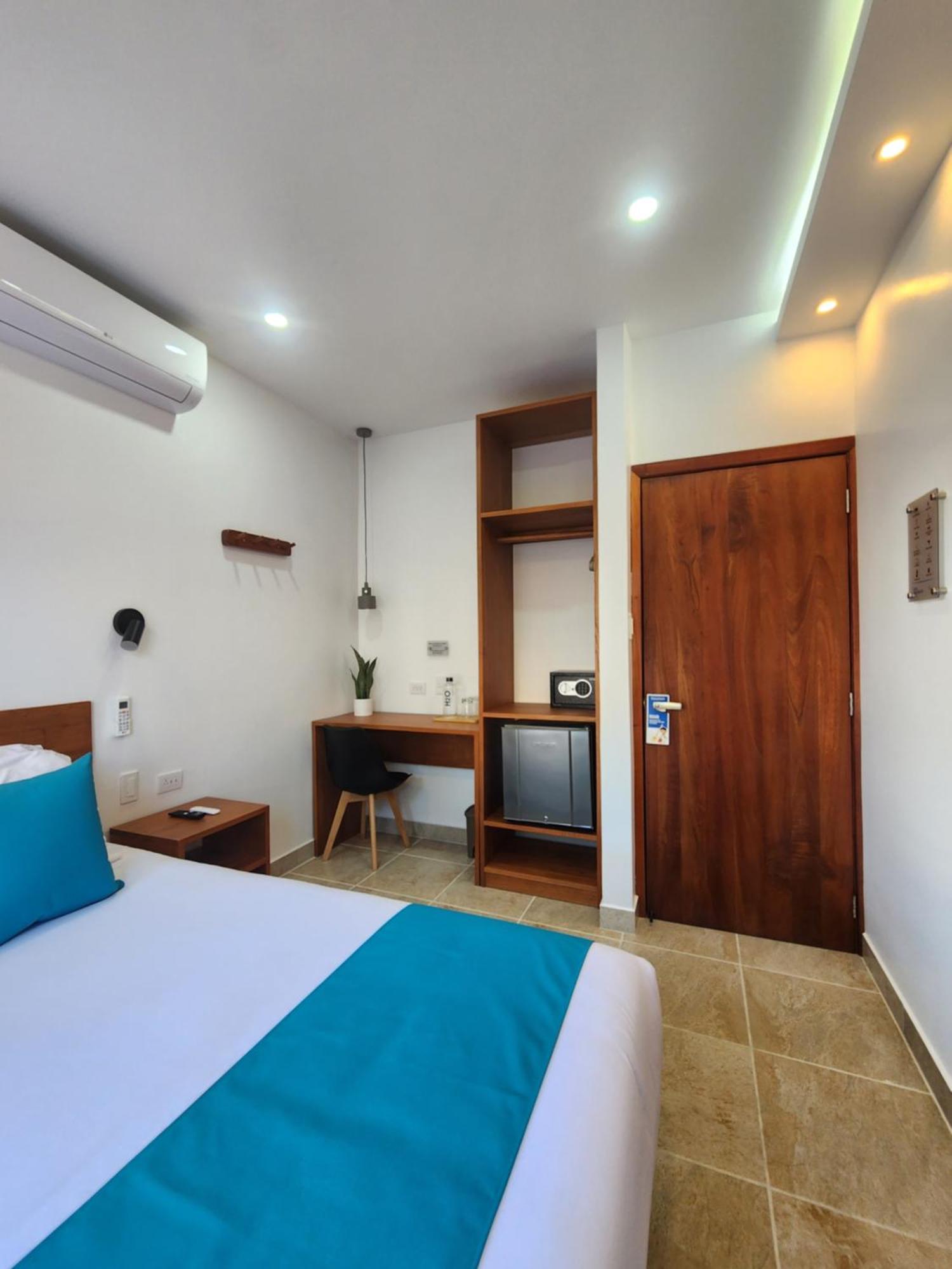 Casa Galapagos By Hostal Fragata Puerto Ayora  Extérieur photo