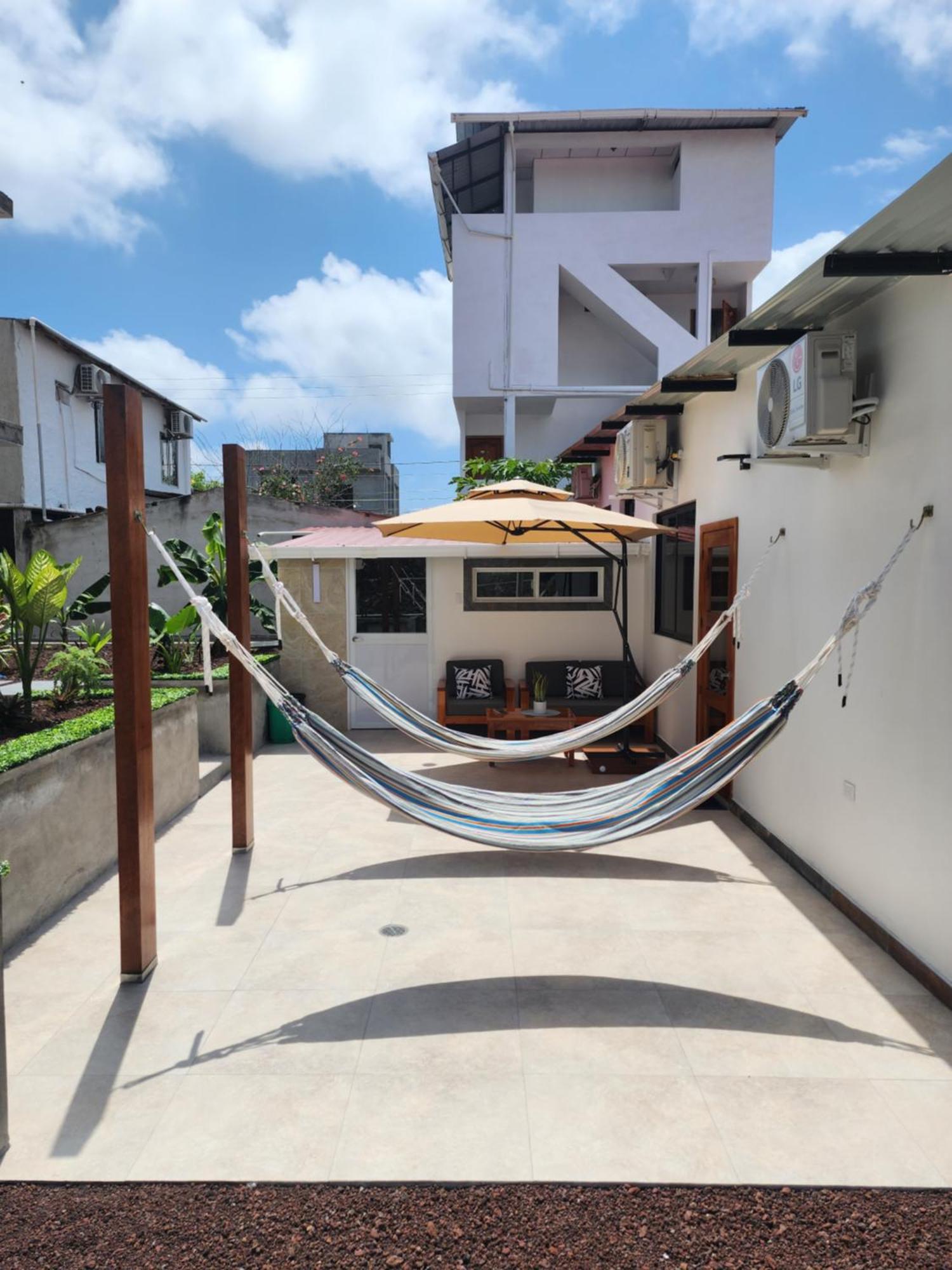 Casa Galapagos By Hostal Fragata Puerto Ayora  Extérieur photo